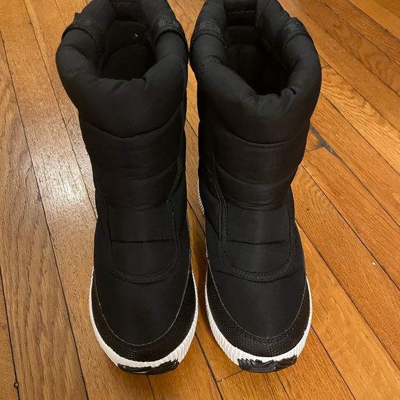 Sorel Winter Boots - Picture 3 of 7